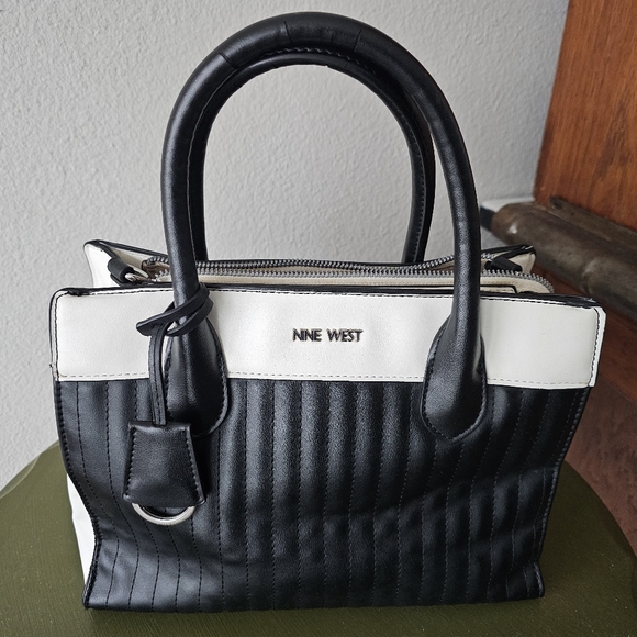 NWOT Nine West bag - Picture 2 of 3